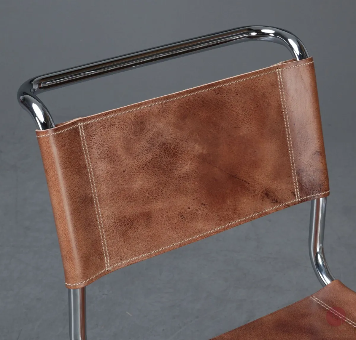 Thonet S33 Pure Materials Freischwinger mit erneuertem Büffelleder