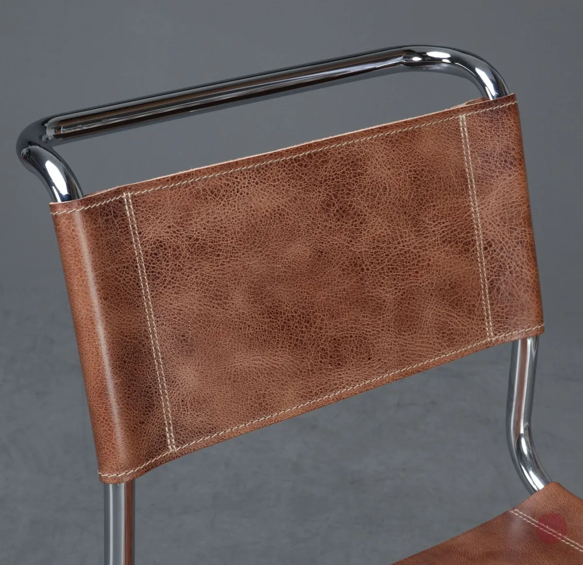 Thonet S33 Pure Materials Freischwinger mit erneuertem Büffelleder