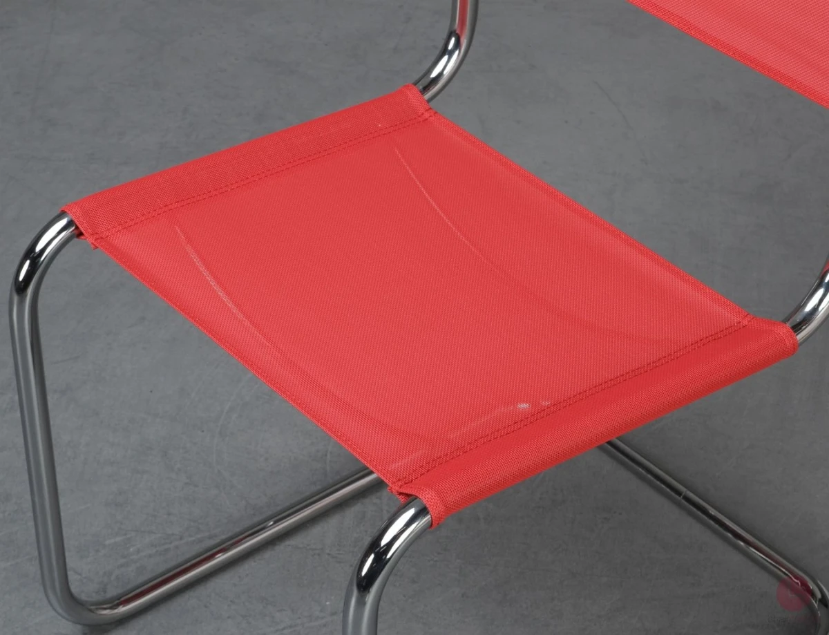 Thonet S33 N Freischwinger mit erneuertem rotem Netzgewebe gebraucht