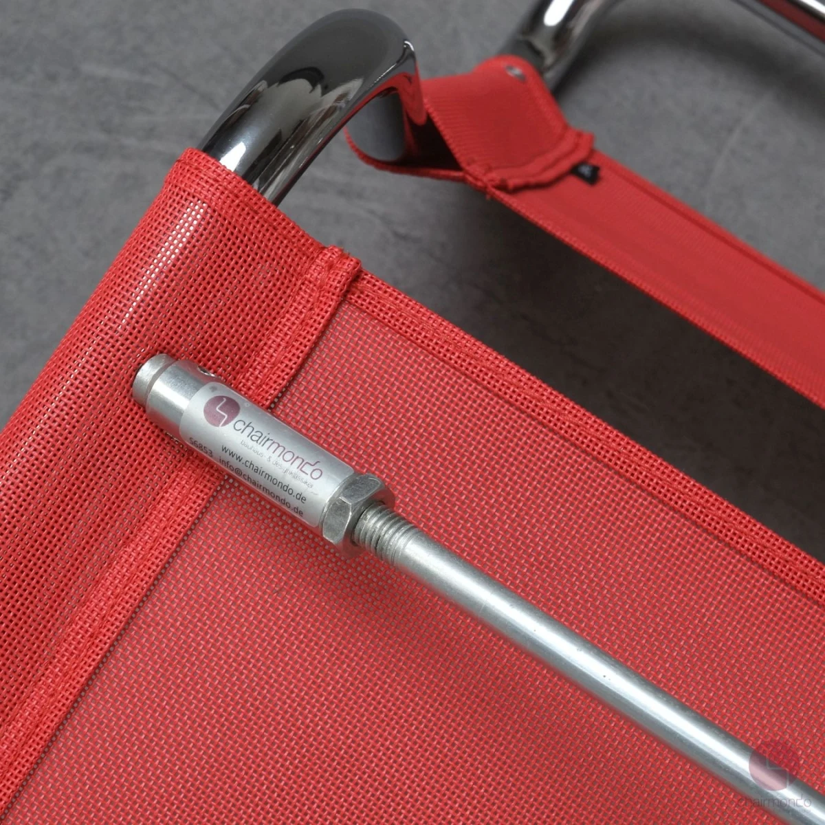 Thonet S33 N Freischwinger mit erneuertem rotem Netzgewebe gebraucht