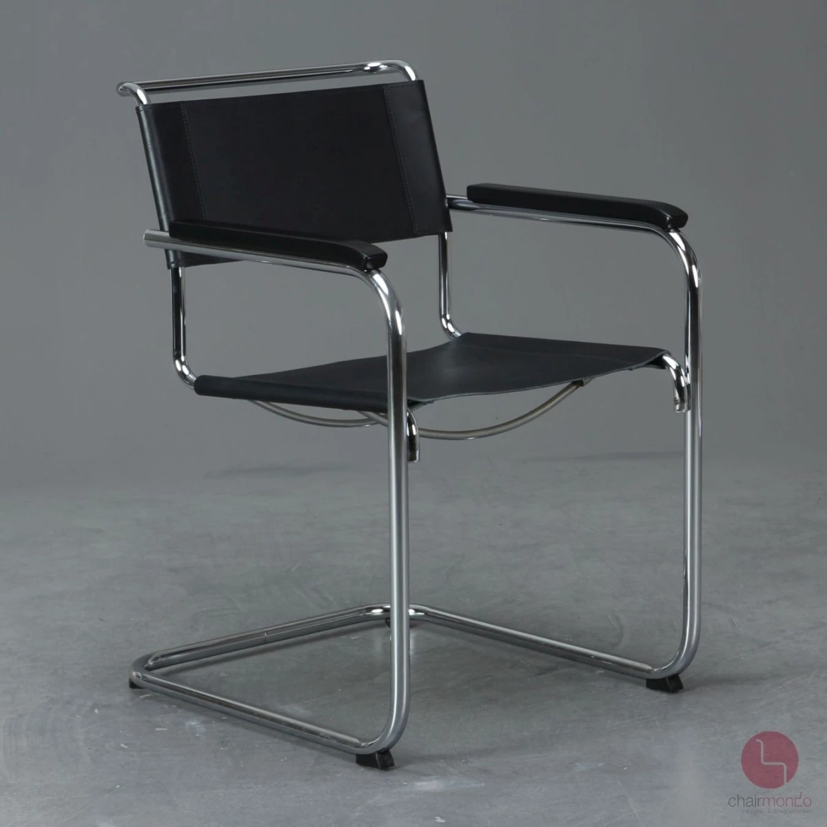 Thonet S34 Freischwinger mit erneuertem schwarzen Kernleder gebraucht