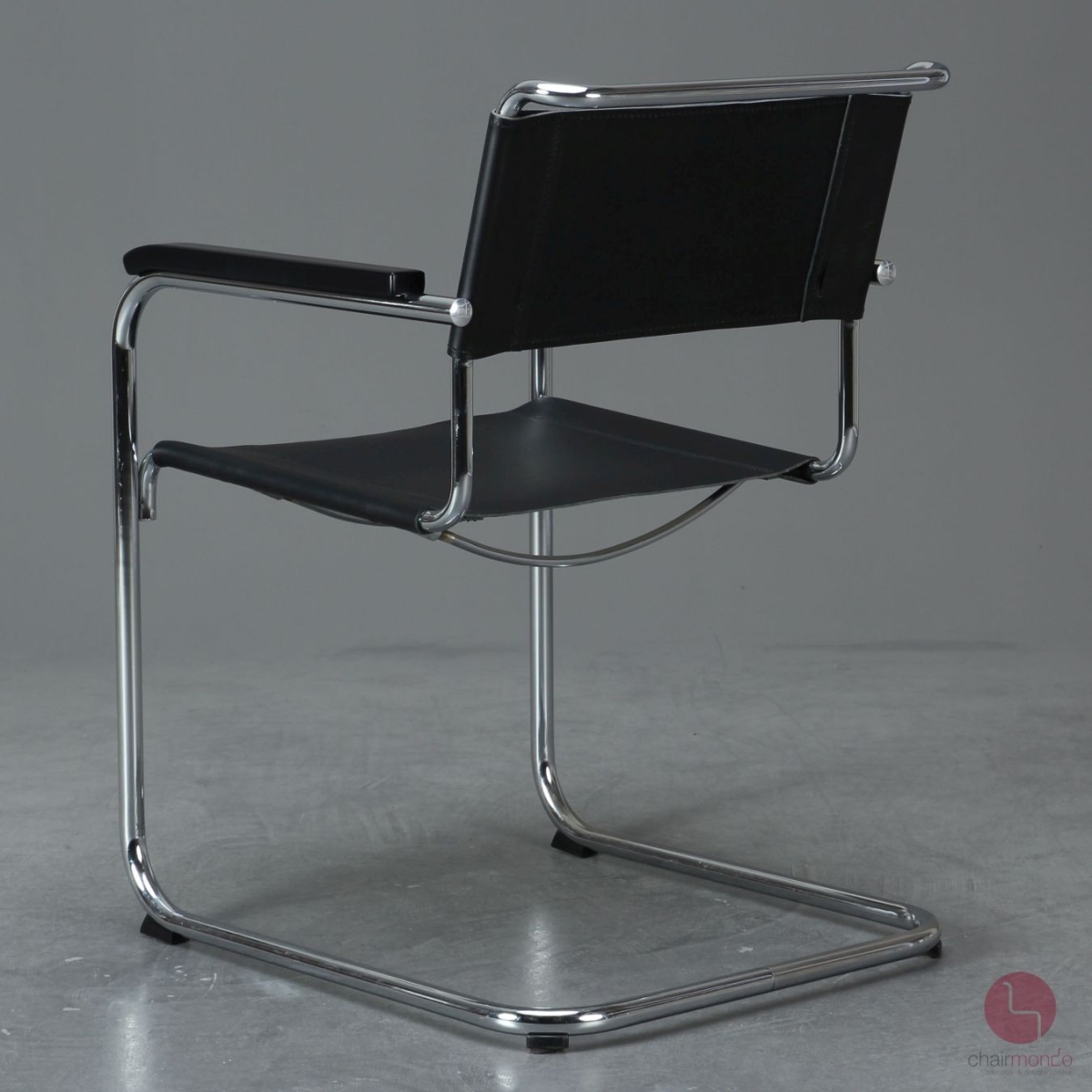Preview: Thonet S34 Freischwinger mit erneuertem schwarzen Kernleder gebraucht