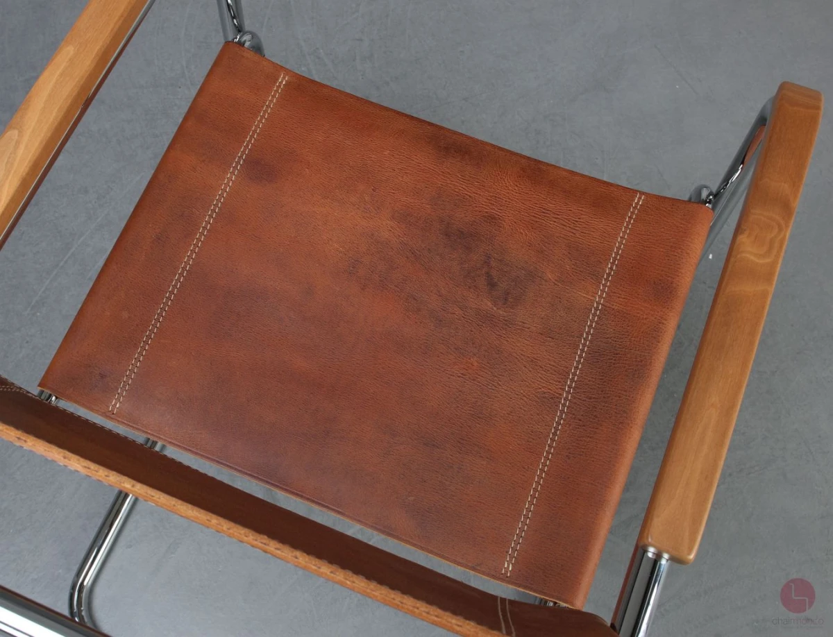 Thonet S34 Freischwinger mit braunem Büffelleder
