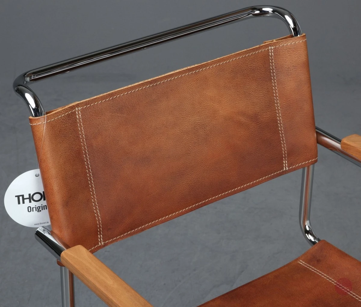 Thonet S34 Freischwinger mit braunem Büffelleder