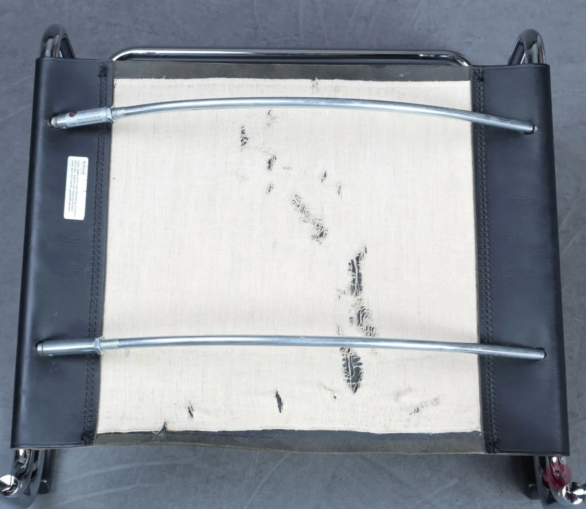 Thonet S34 Freischwinger Leder Schwarz mit Armlehnen gebraucht