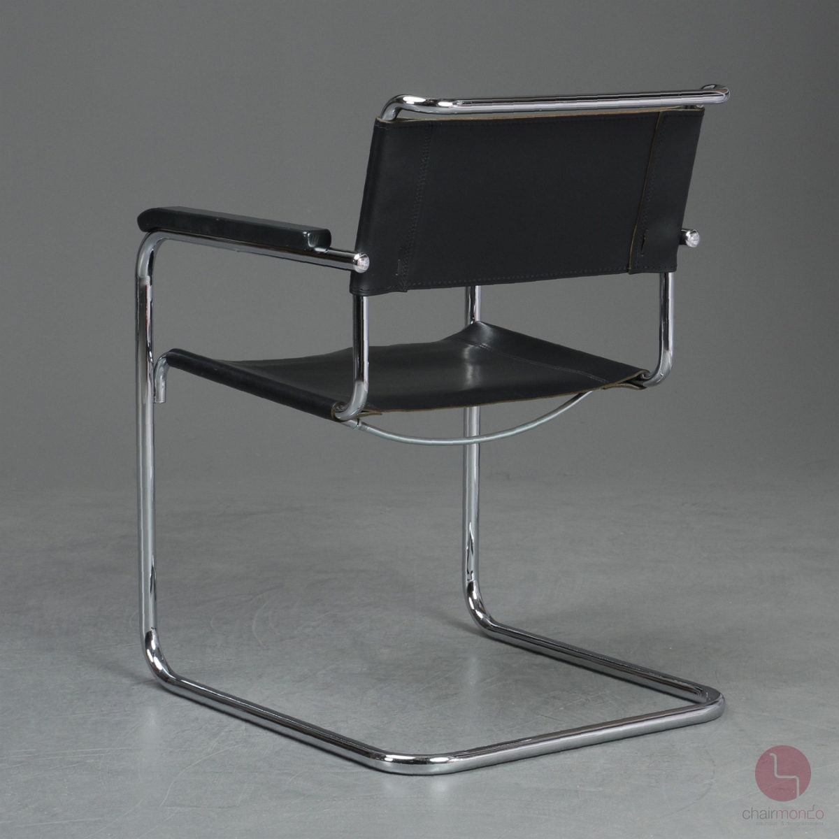 Preview: Thonet S34 Freischwinger Leder Schwarz mit Armlehnen gebraucht