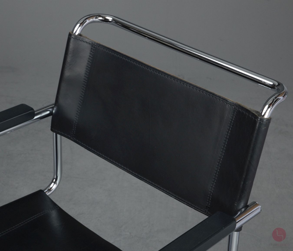 Preview: Thonet S34 Freischwinger Leder Schwarz mit Armlehnen gebraucht