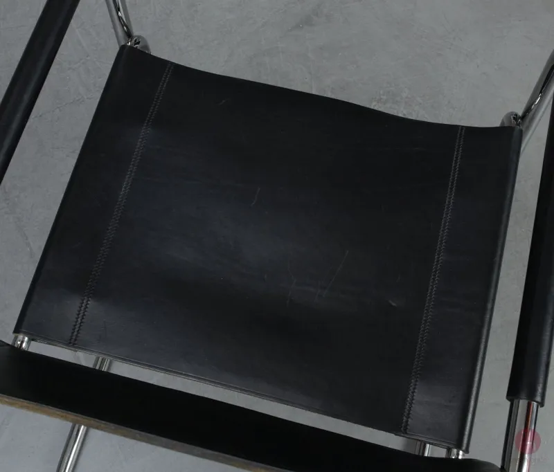 Thonet S34 Freischwinger mit schwarzem Leder gebraucht