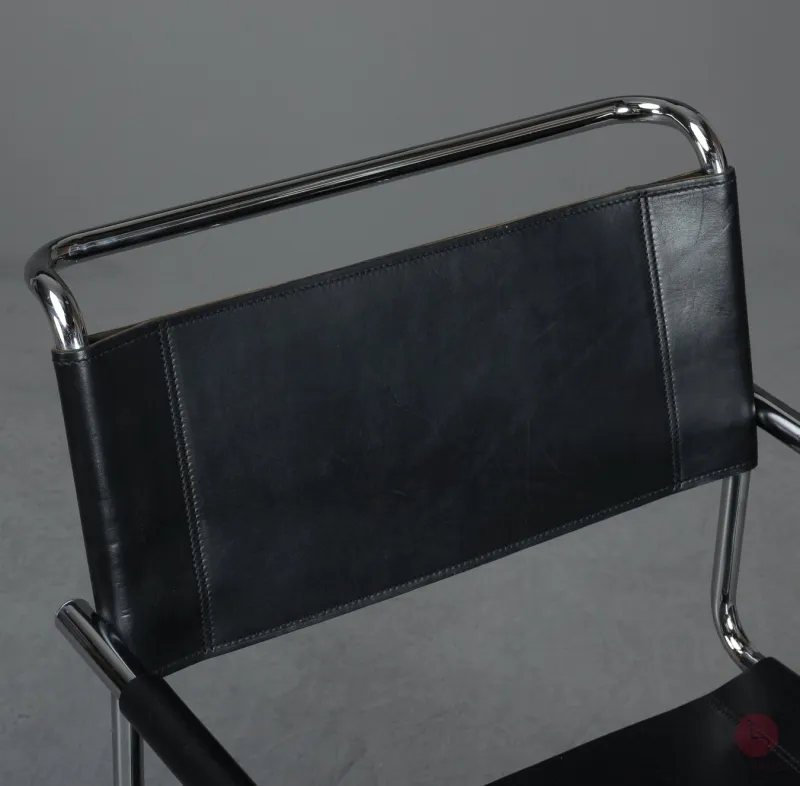 Thonet S34 Freischwinger mit schwarzem Leder gebraucht