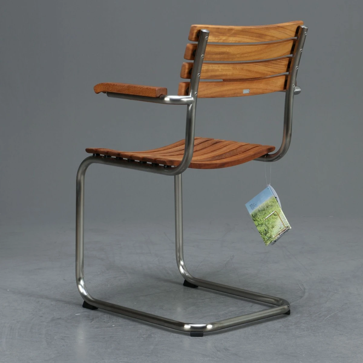 Thonet S40 F Outdoor Freischwinger mit geölten Iroko-Holzlatten