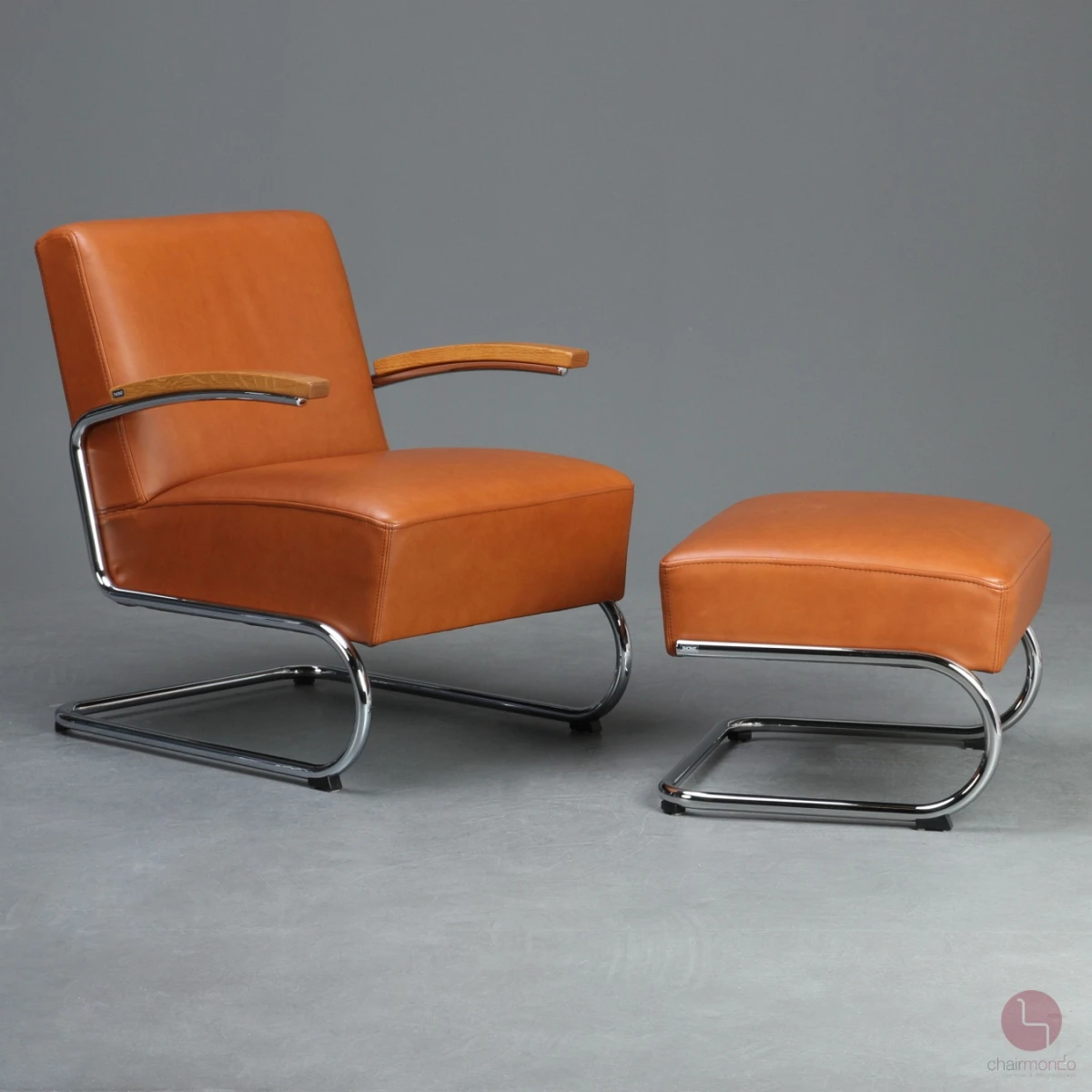 Thonet S411 Sessel mit Fußhocker mit Cognac Leder und Eiche Armlehnen gebraucht