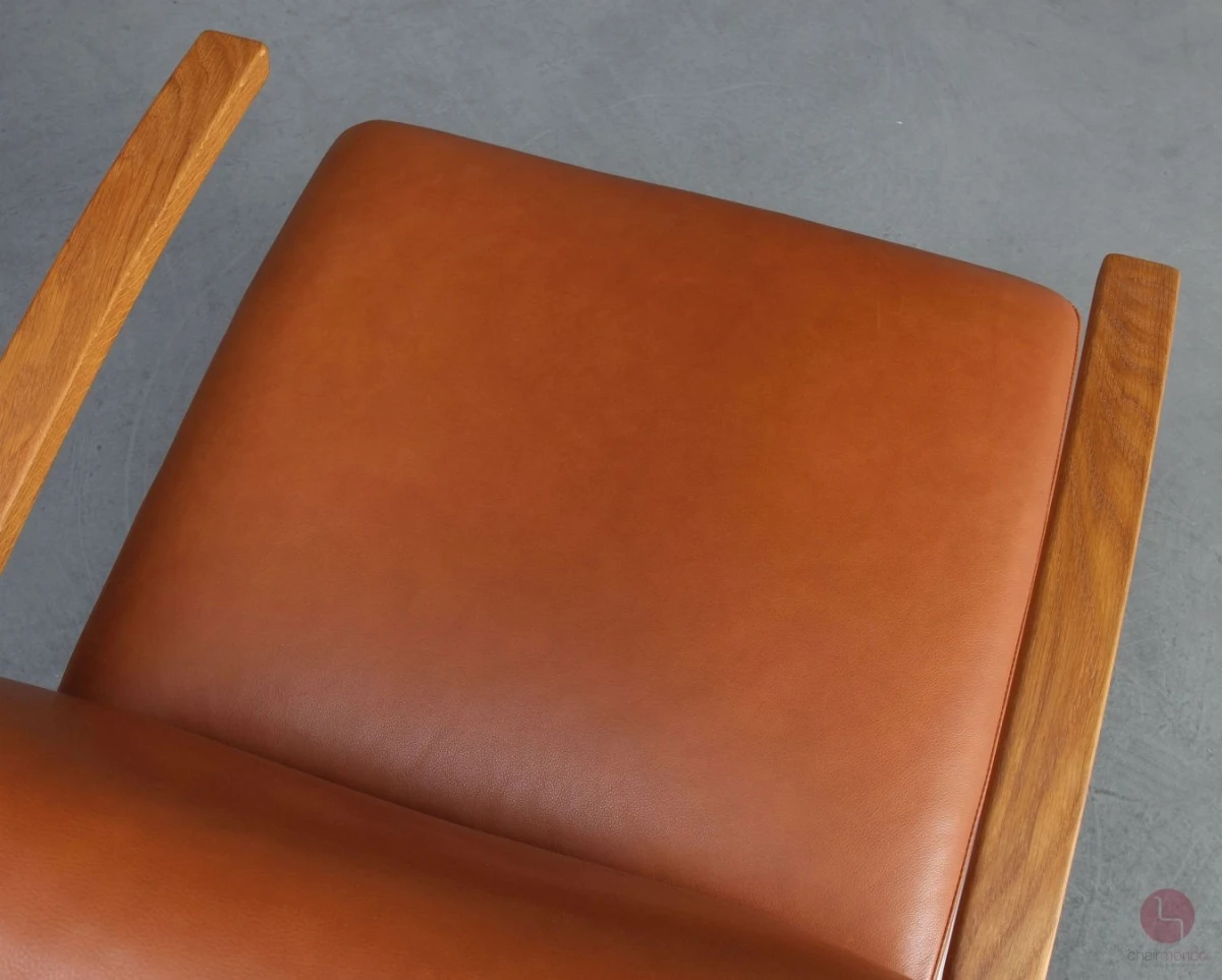 Thonet S411 Sessel mit Fußhocker mit Cognac Leder und Eiche Armlehnen gebraucht