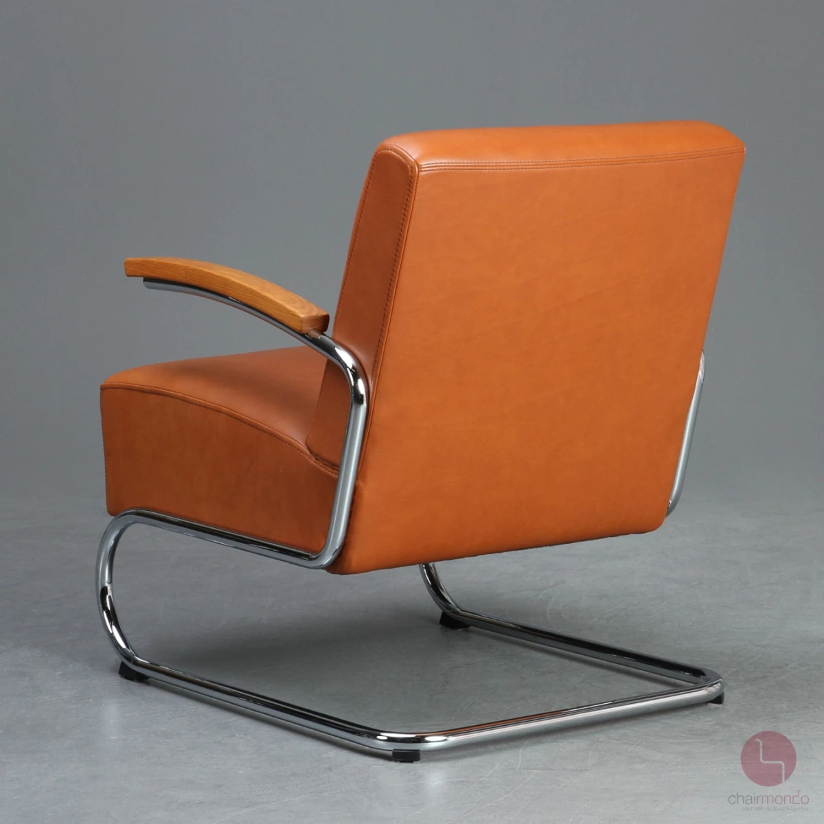 Thonet S411 Sessel mit Fußhocker mit Cognac Leder und Eiche Armlehnen gebraucht