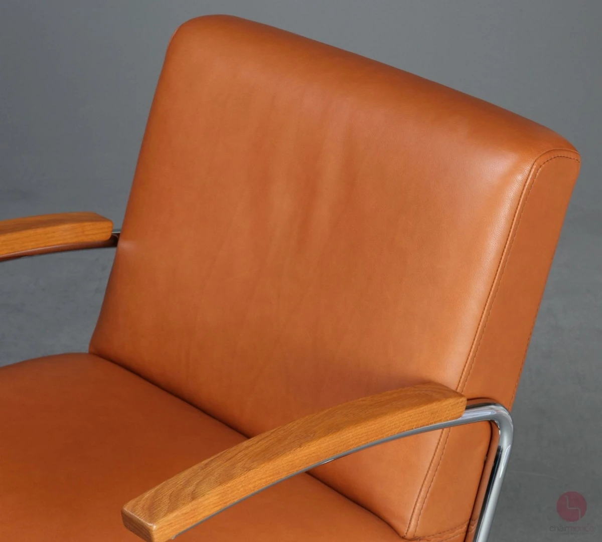 Thonet S411 Sessel mit Fußhocker mit Cognac Leder und Eiche Armlehnen gebraucht
