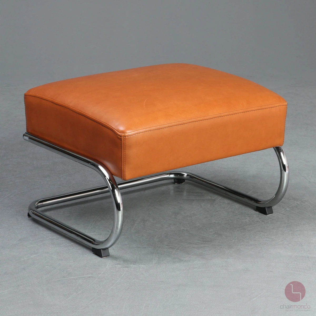 Thonet S411 Sessel mit Fußhocker mit Cognac Leder und Eiche Armlehnen gebraucht