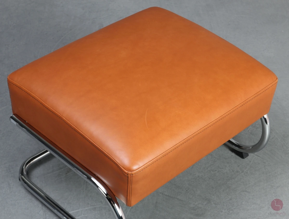 Thonet S411 Sessel mit Fußhocker mit Cognac Leder und Eiche Armlehnen gebraucht