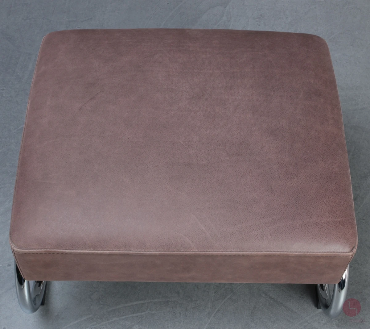 Thonet S411 Sessel mit Fußhocker mit braunem Nubuk Leder und Eiche Armlehnen gebraucht