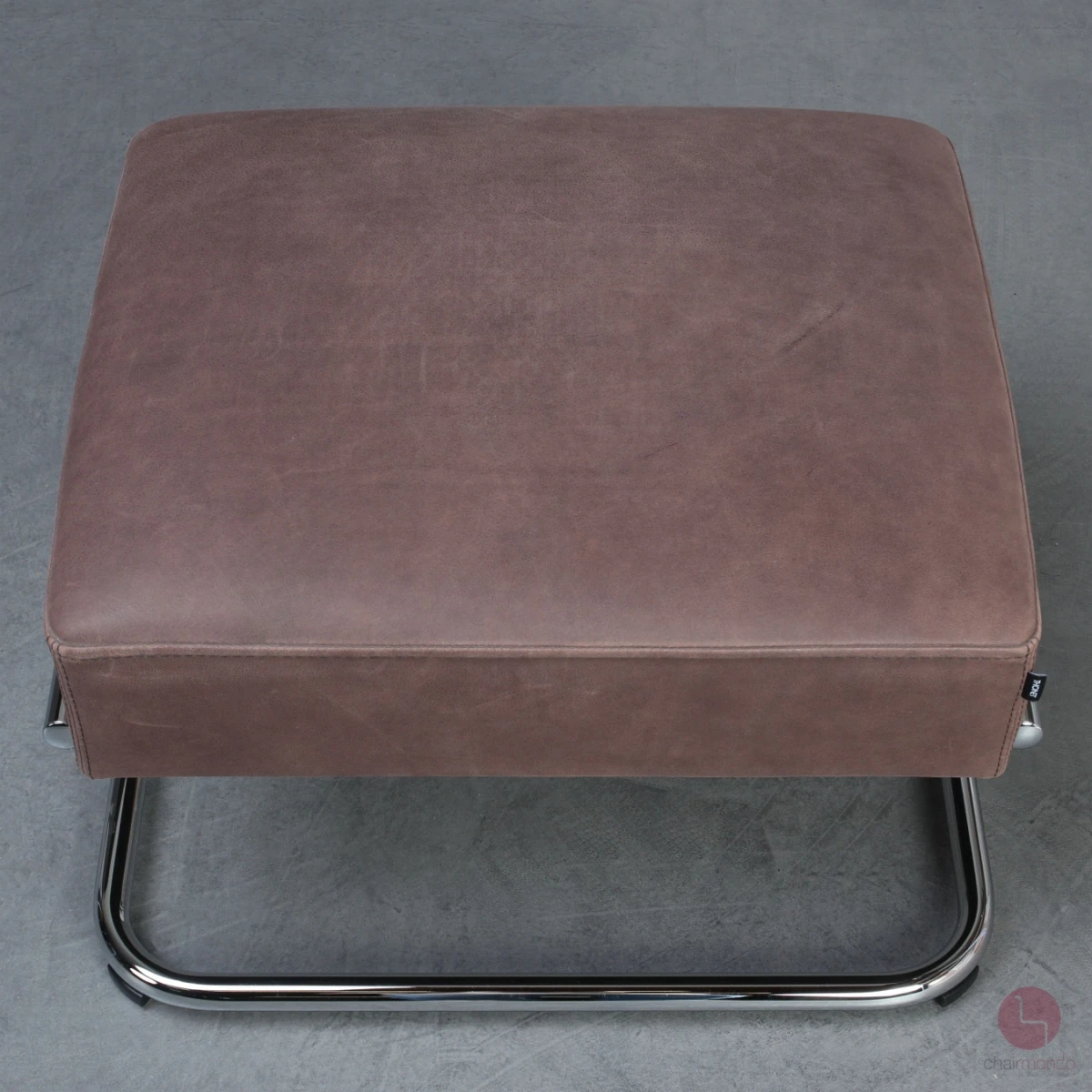 Thonet S411 Sessel mit Fußhocker mit braunem Nubuk Leder und Eiche Armlehnen gebraucht