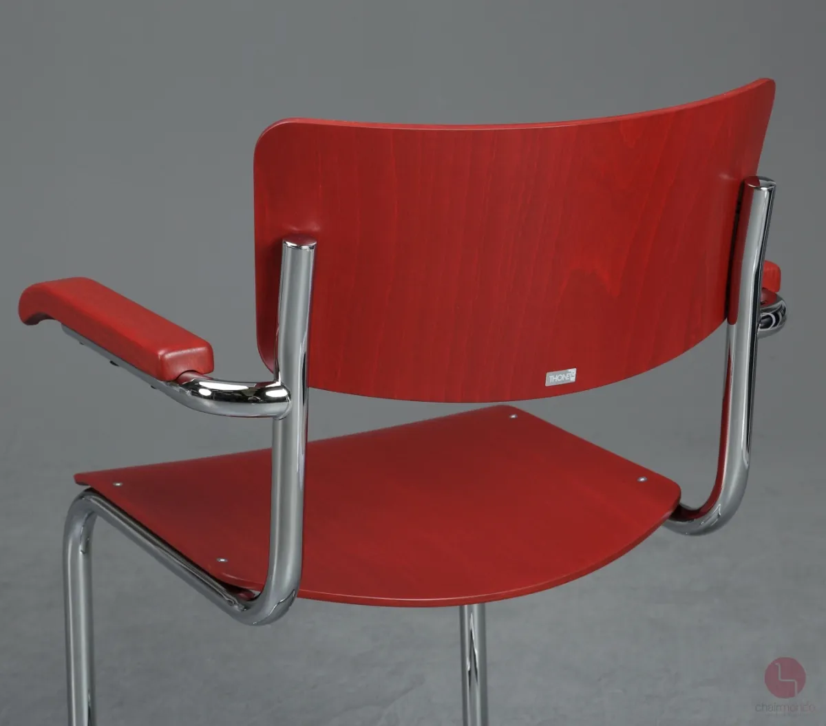 Thonet S43F Freischwinger mit Amlehnen Sitzfläche tomatenrot (RAL 3013) Gestell chrom Rückansicht
