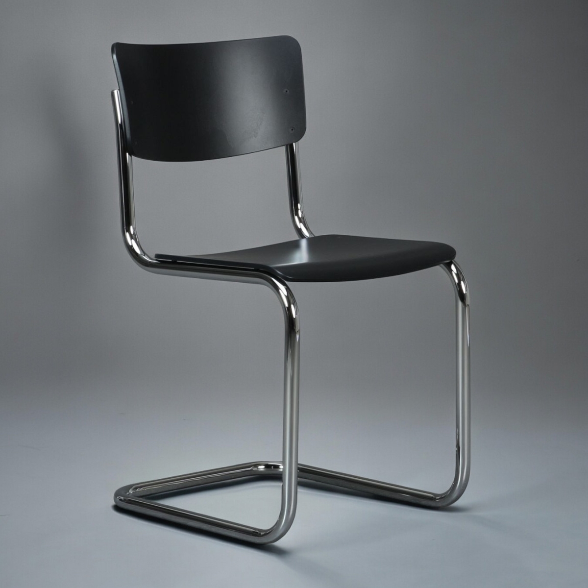 Preview: Thonet S43 Freischwinger Stuhl Schwarz Buche Stahlrohr verchromt Preview: Thonet S43 Freischwinger Stuhl Schwarz Buche Stahlrohr verchromt