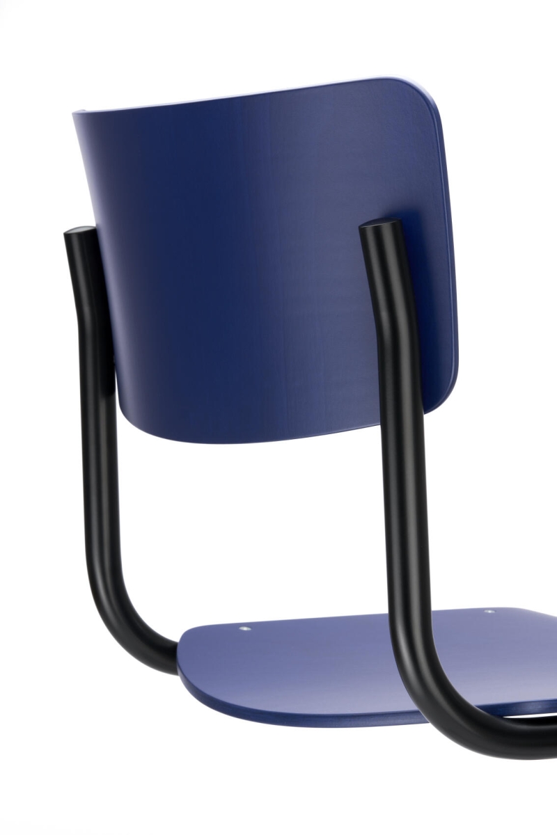 Preview: Thonet S43 H Barhocker Freischwinger in verschieden Farben Preview: Thonet Freischwinger Barhocker Blau mit schwarzem Gestell Rückenlehne