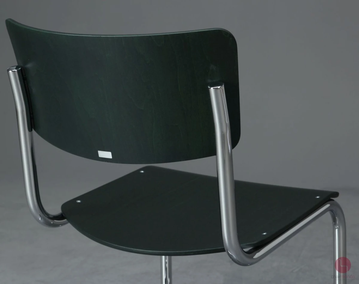 Thonet-S43-Freischwinger-Stuhl-in-Smaragdgrün-Sonderfarbe-bei-chairmondo-Detailansicht-Rückenlehne-rückseitig