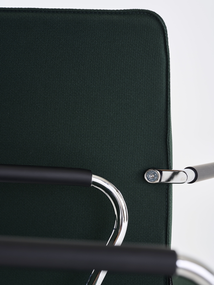 Preview: Thonet S55 Brütostuhl Drehsessel Stoff Tannengrün Gestell verchromt Detailansicht Rückansicht