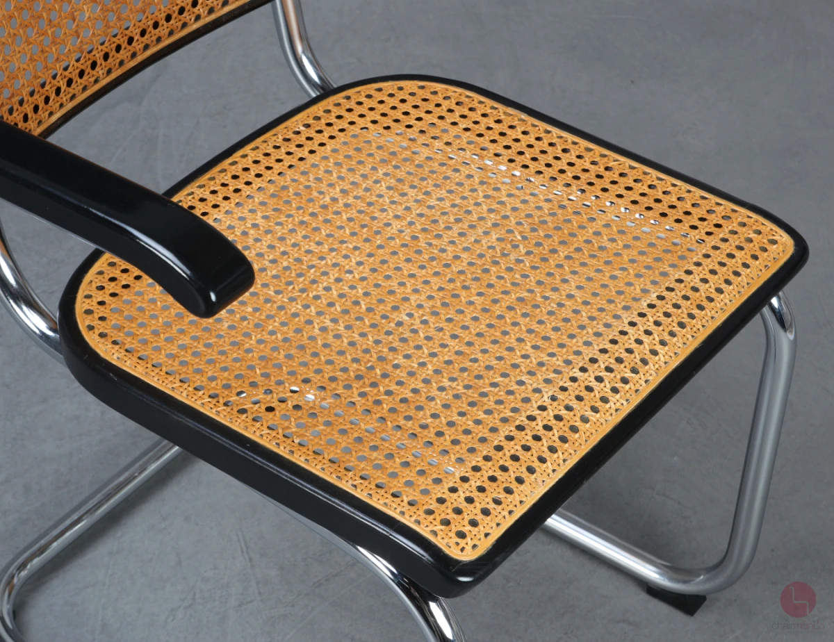 Thonet S64 Freischwinger in Schwarz mit Patina gebraucht