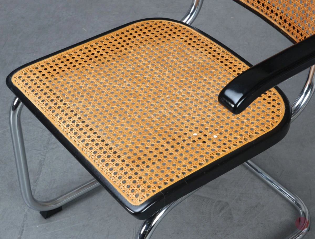 Thonet S64 Freischwinger in Schwarz mit Patina gebraucht