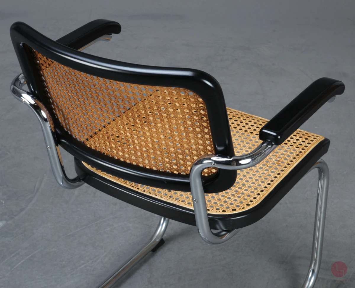 Thonet S64 Freischwinger in Schwarz mit Patina gebraucht