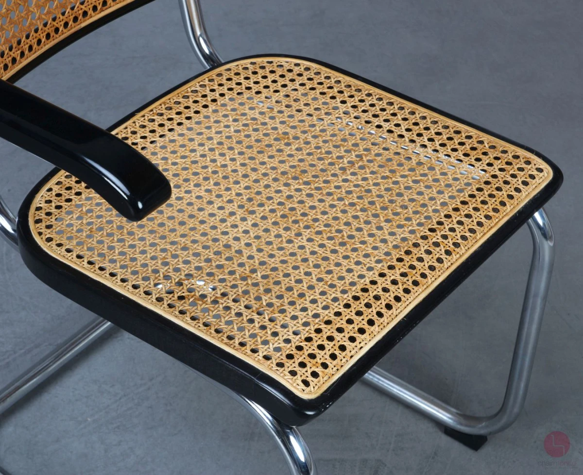 Thonet S64 Freischwinger in Schwarz mit Patina gebraucht