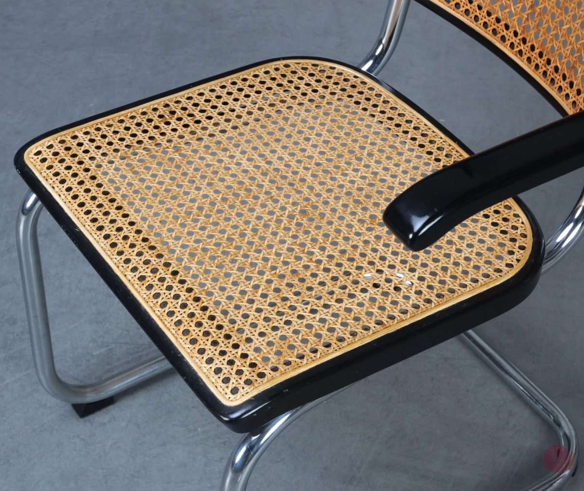 Thonet S64 Freischwinger in Schwarz mit Patina gebraucht
