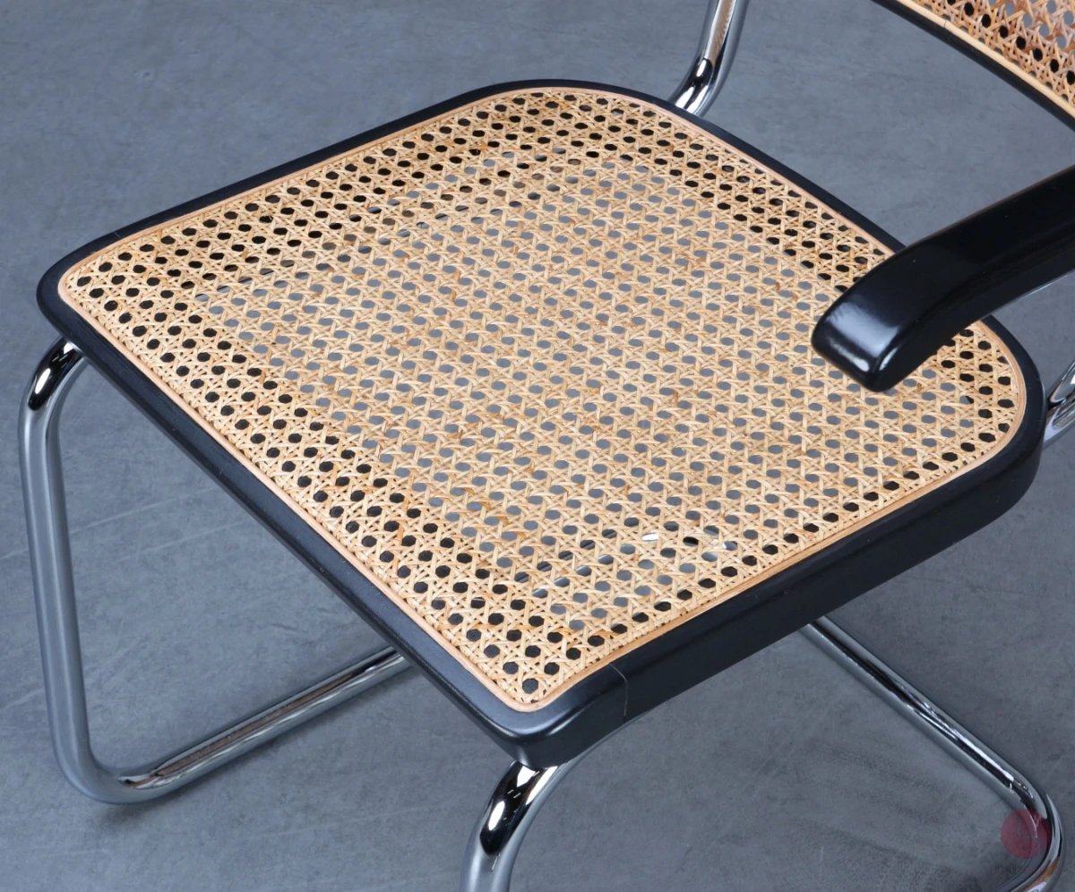 Thonet S64 Freischwinger in Schwarz mit Patina gebraucht