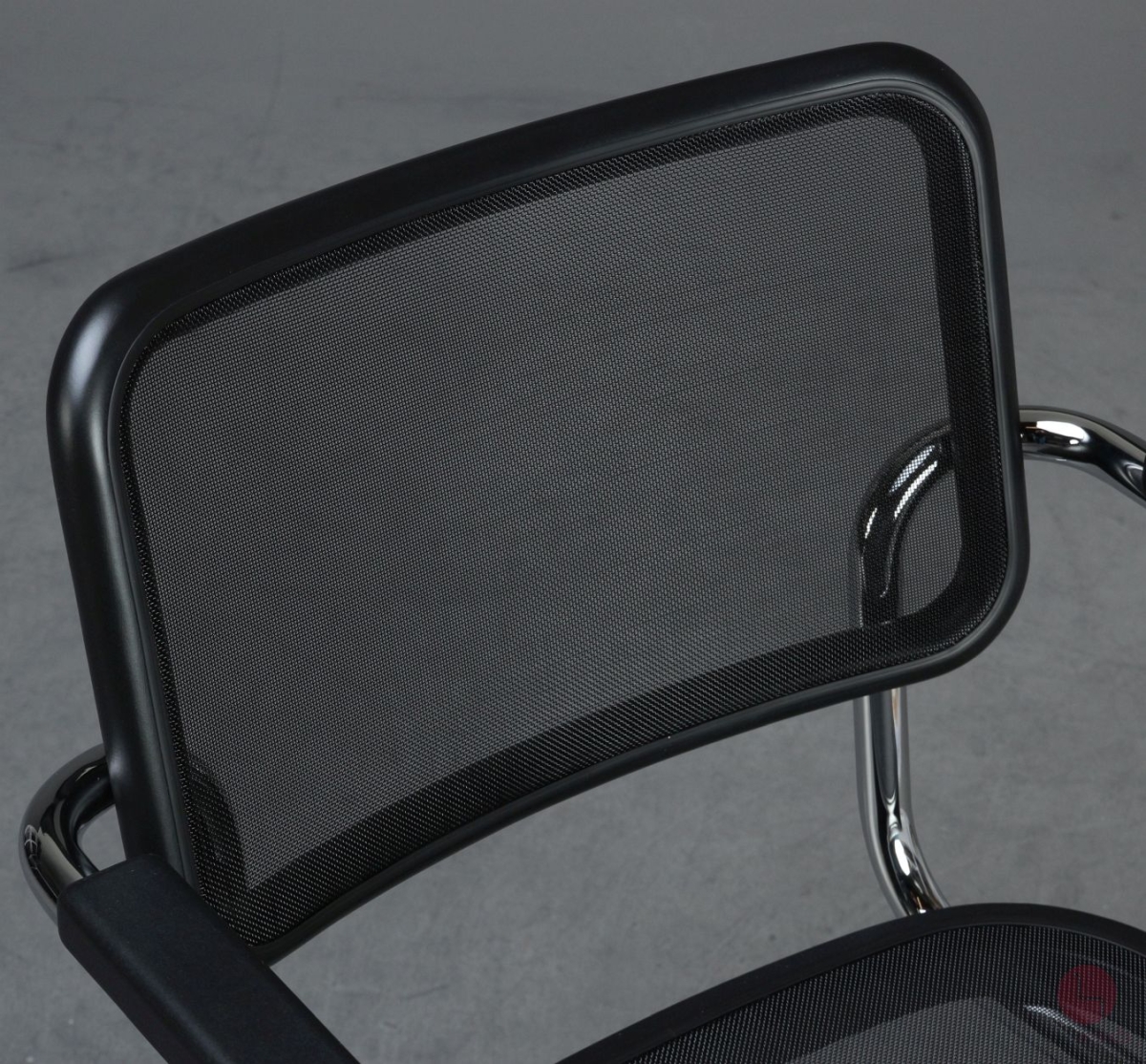 Preview: Thonet S64 N Freischwinger mit Netzgewebe Schwarz Gestell verchromt