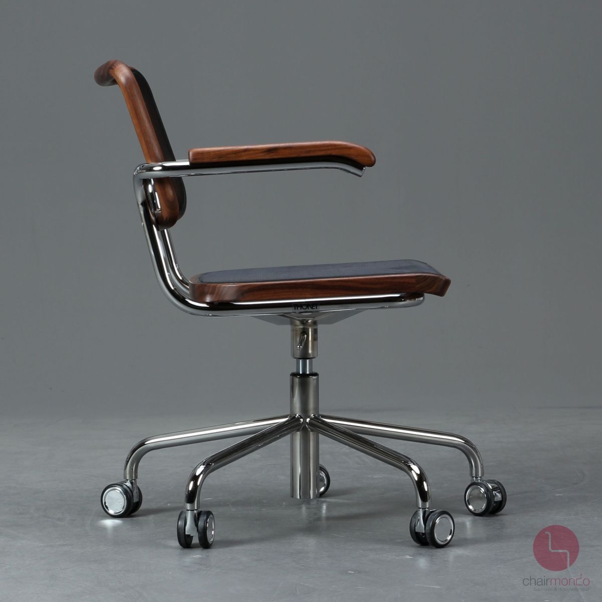 Preview: Thonet S64 NDR Pure Materials Nussbaum Drehstuhl Seitenansicht