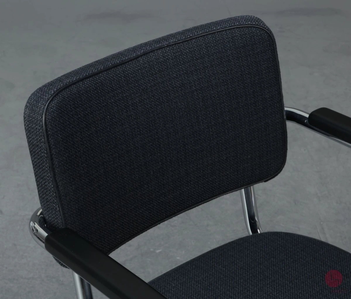 Thonet S64 PV Freischwinger in Anthrazit mit Stoff Polster, gebraucht