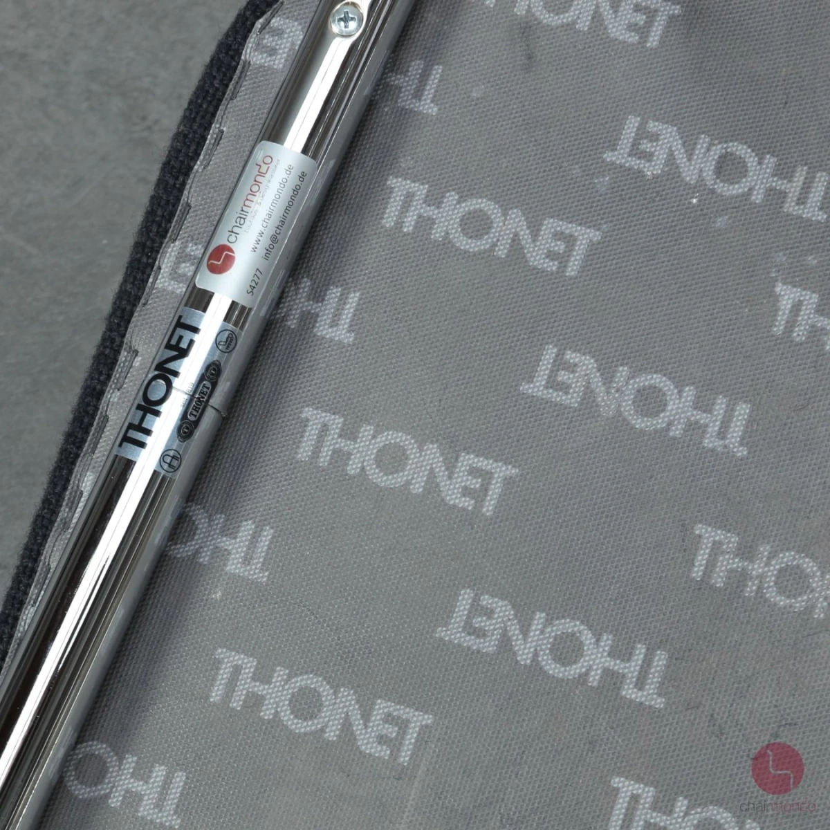 Thonet S64 PV Freischwinger in Anthrazit mit Stoff Polster, gebraucht