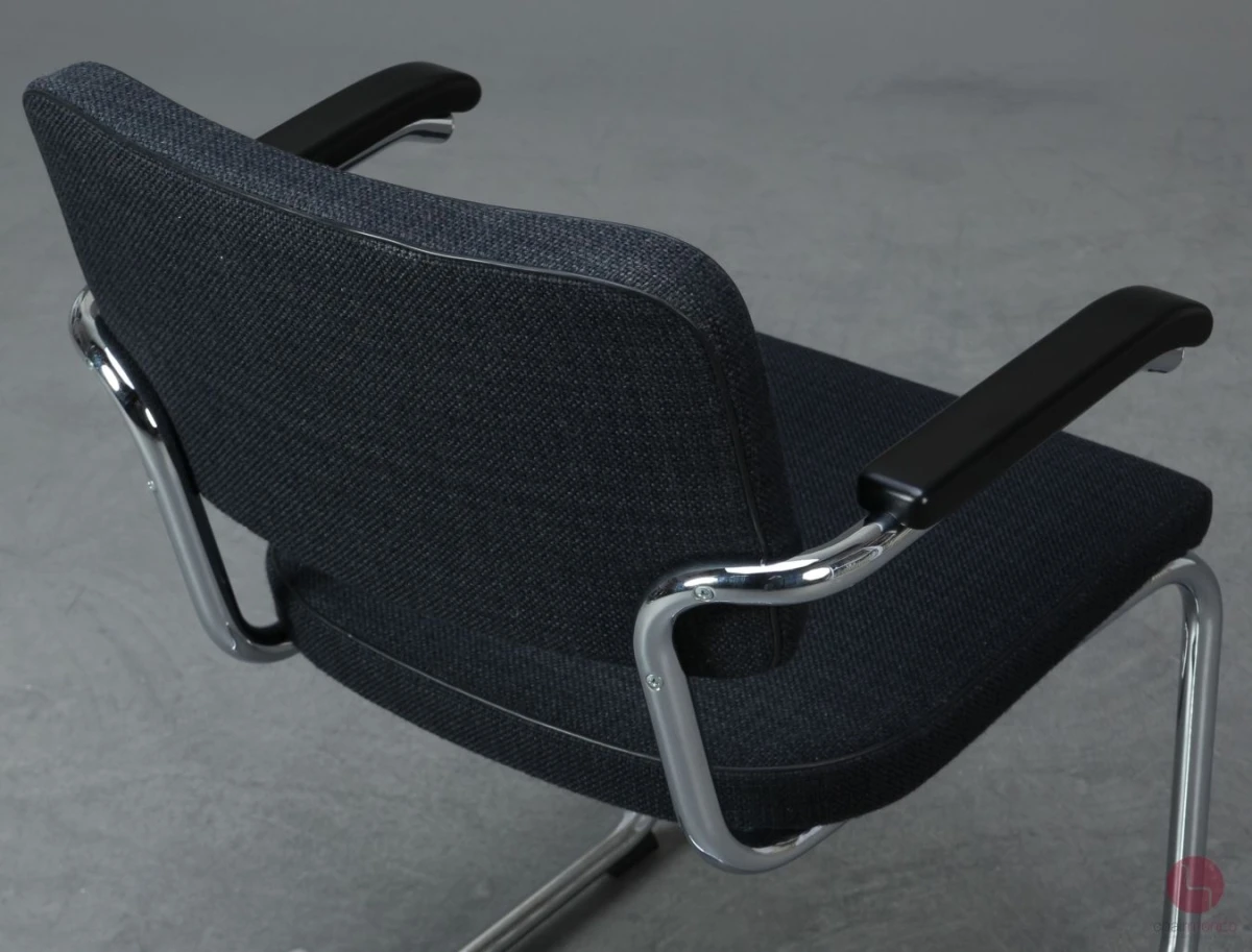 Thonet S64 PV Freischwinger in Anthrazit mit Stoff Polster, gebraucht