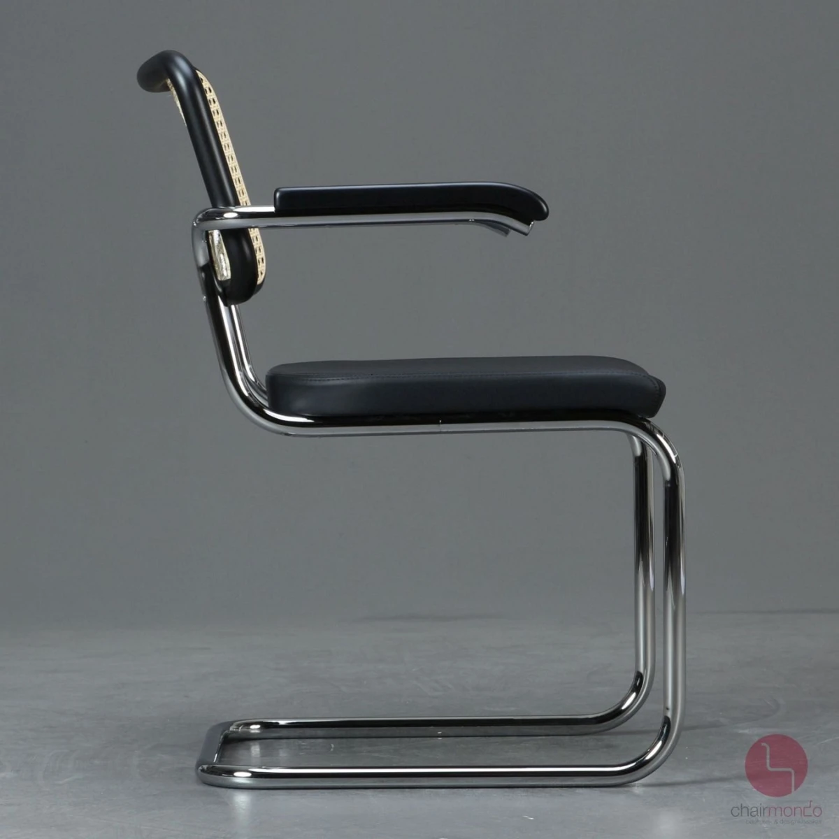 Thonet S64 SPV Stuhl mit Ledersitzfläche Seitenansicht Thonet S64 SPV Stuhl mit Ledersitzfläche Seitenansicht