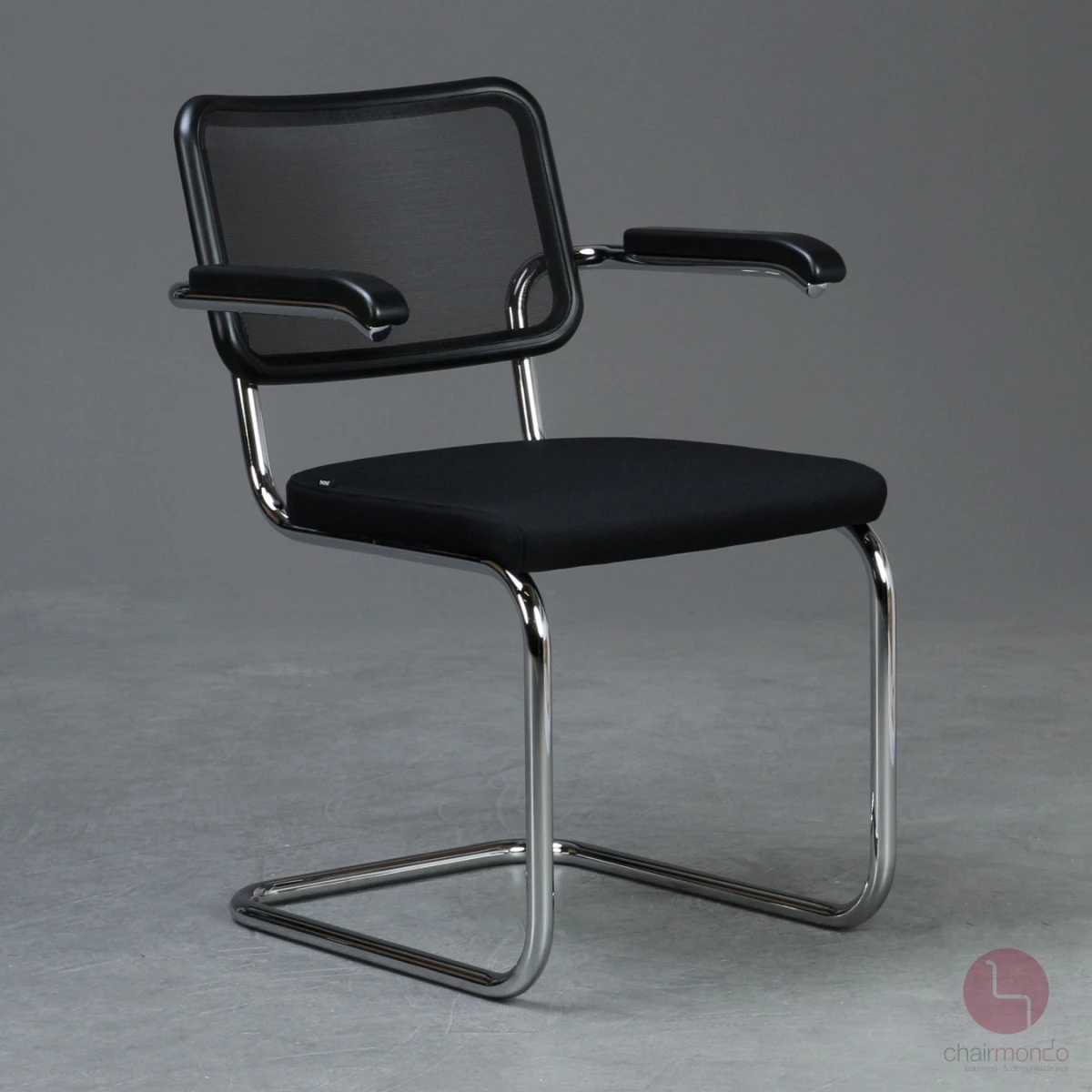 Thonet Stuhl S64 SPVN mit Sitzpolster und Rücken Netzgewebe Schwarz Thonet Stuhl S64 SPVN mit Sitzpolster und Rücken Netzgewebe Schwarz
