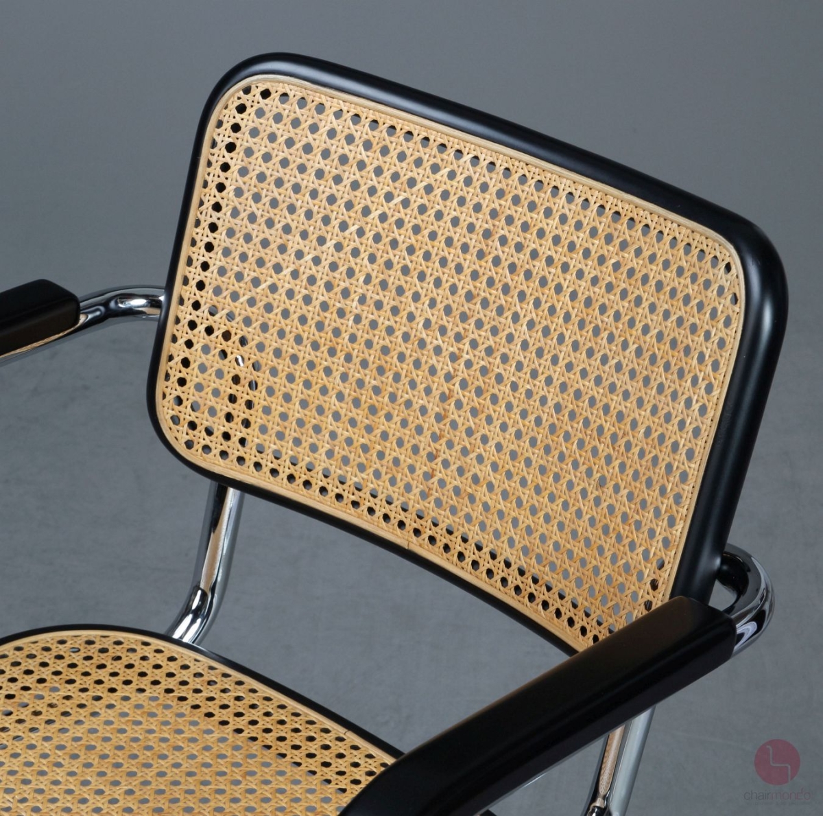Preview: Thonet S64 Freischwinger in Schwarz mi patiniertem Wiener Geflecht gebraucht
