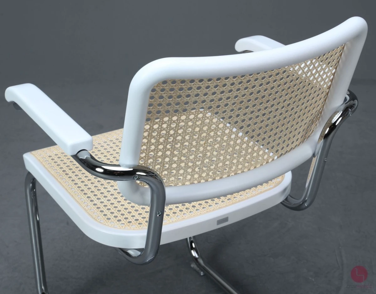 Thonet S64 V Freischwinger in Weiß aus 2021, neuwertig gebraucht