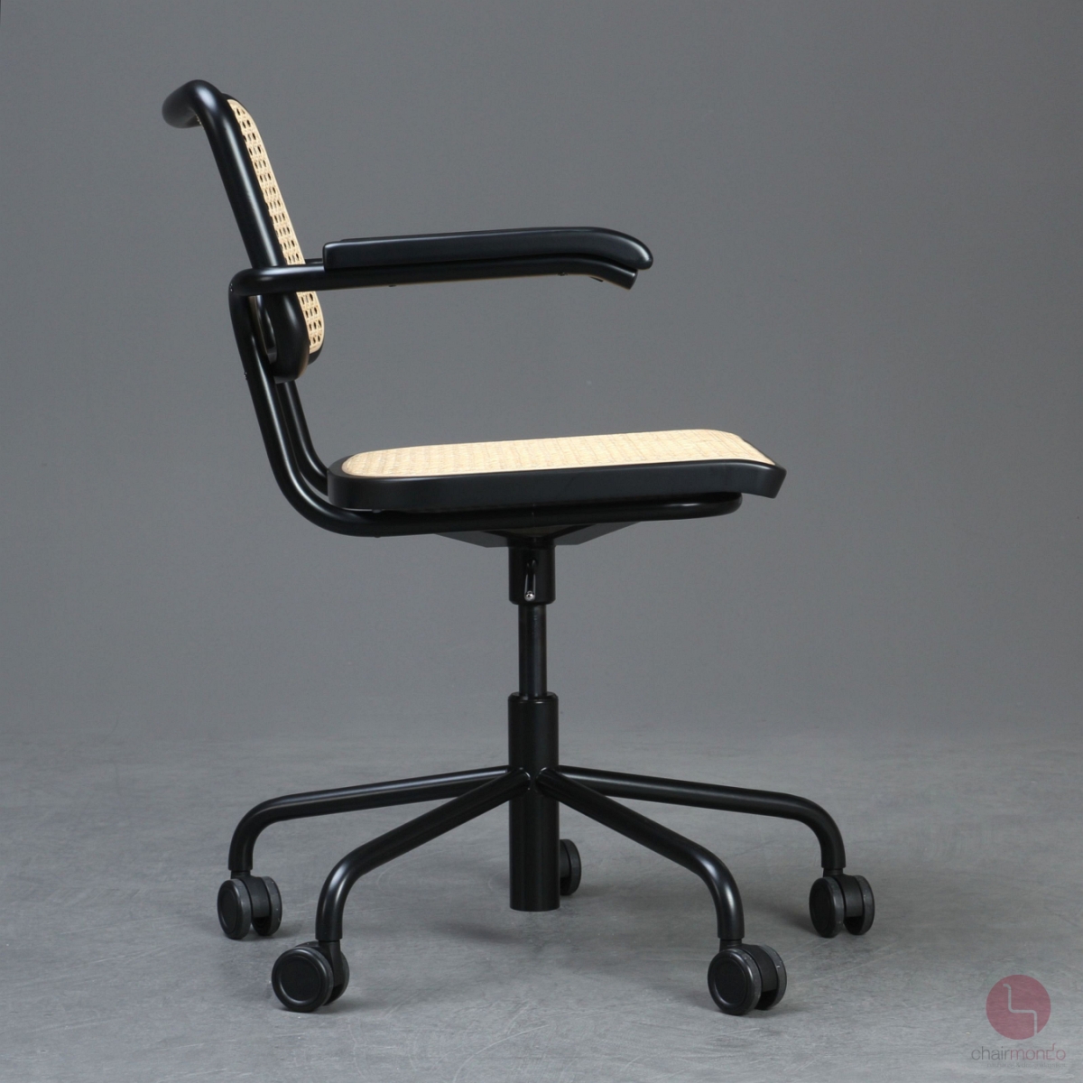 Preview: Thonet S64 VDR Bürostuhl mit Wiener Geflecht und schwarzem Gestell gebraucht