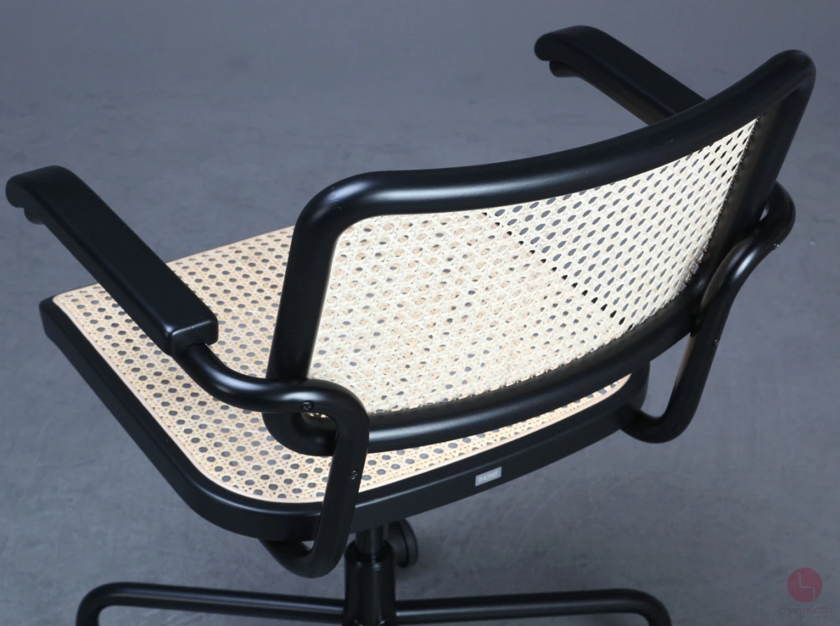 Thonet S64 VDR Bürostuhl mit Wiener Geflecht und schwarzem Gestell gebraucht