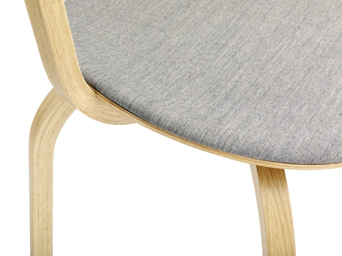 Preview: Thonet 404 SPF Stuhl Detailansicht vom grauen Polster
