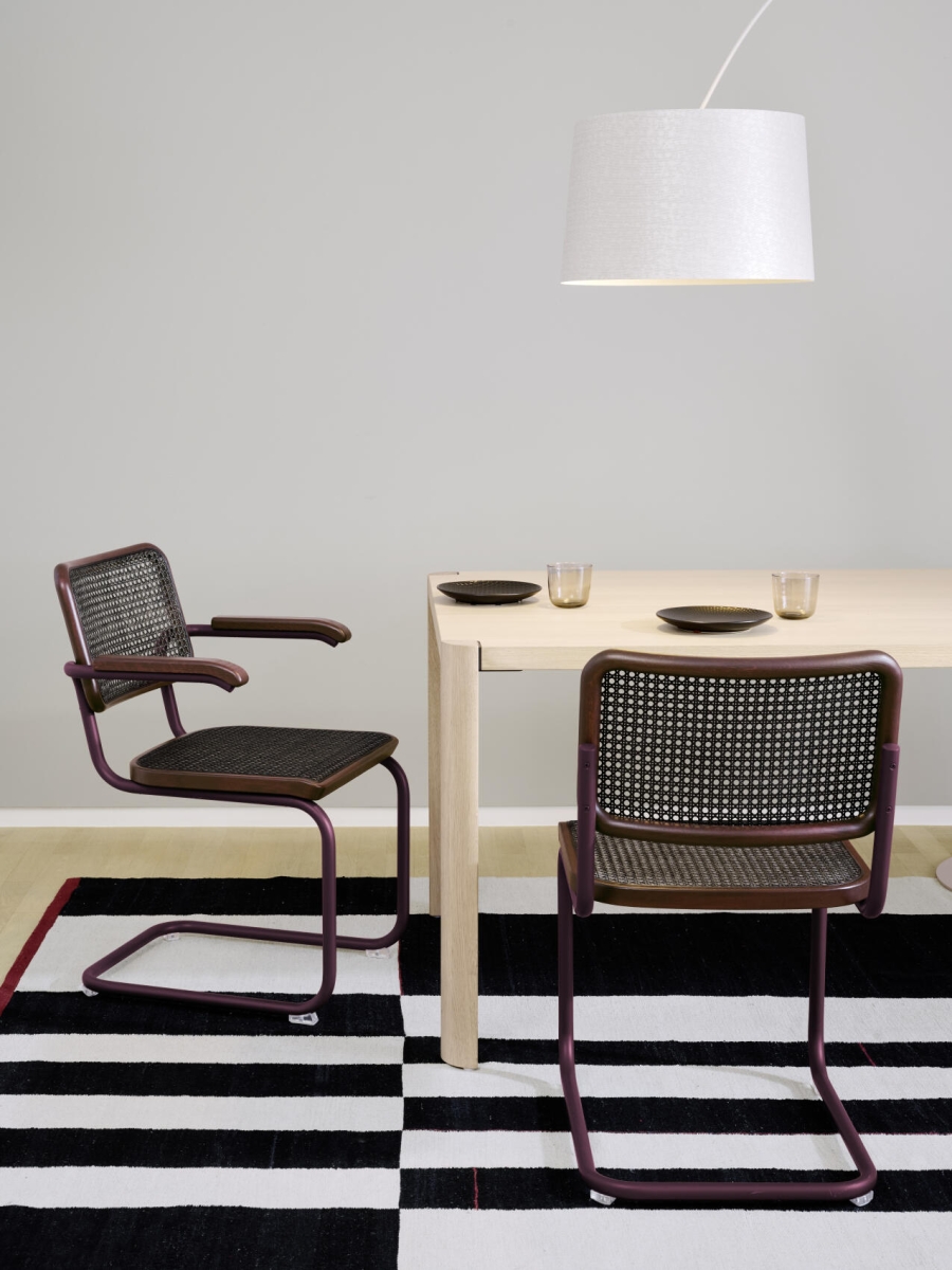 Preview: Thonet S32 V Edition Herkner Freischwinger Chestnut Braun Aussteller 2024