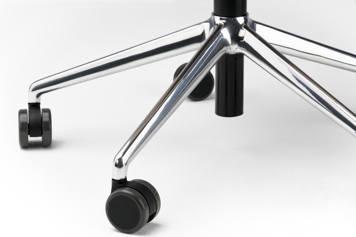 Preview: Thonet S220 F von hinten seitlich abgebildet