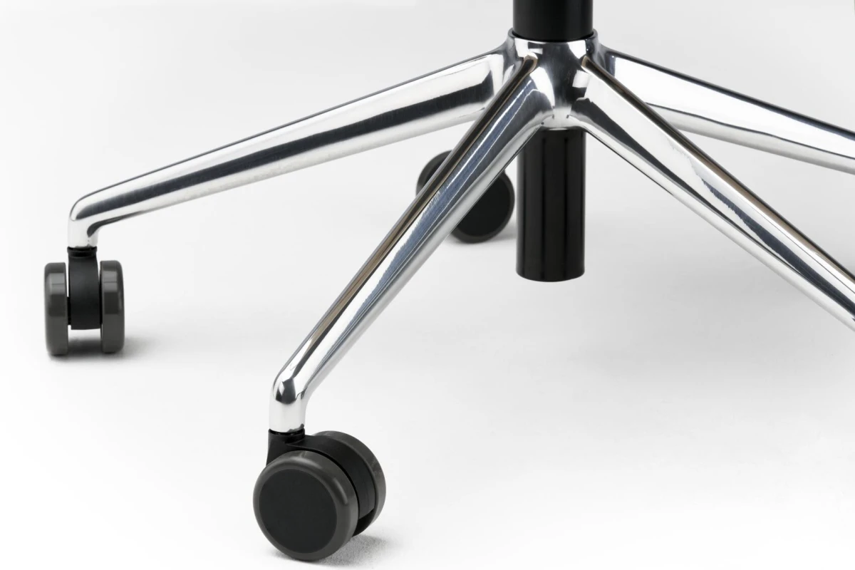 Thonet S220 F von hinten seitlich abgebildet