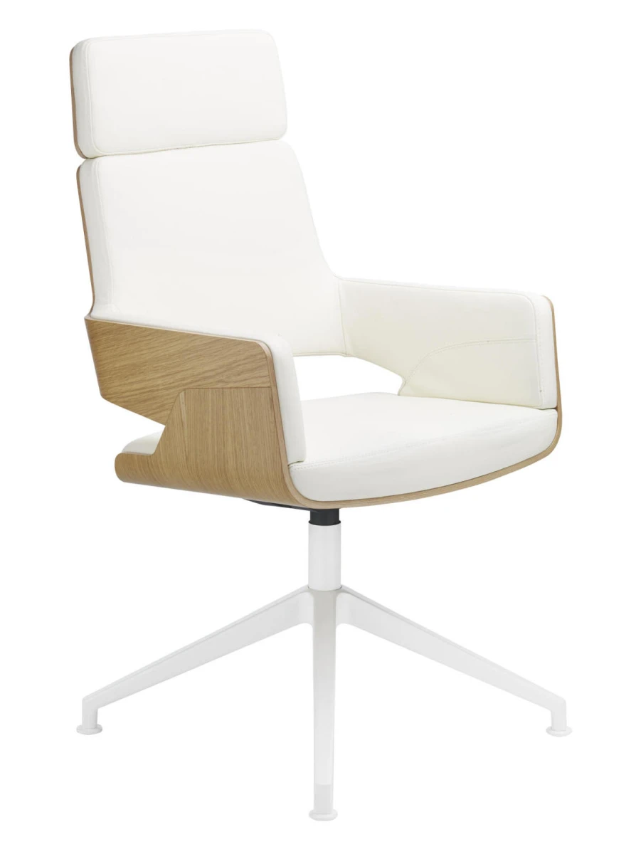 Thonet S847 DE Drehstuhl aus Eiche mit weißem Lederbezug