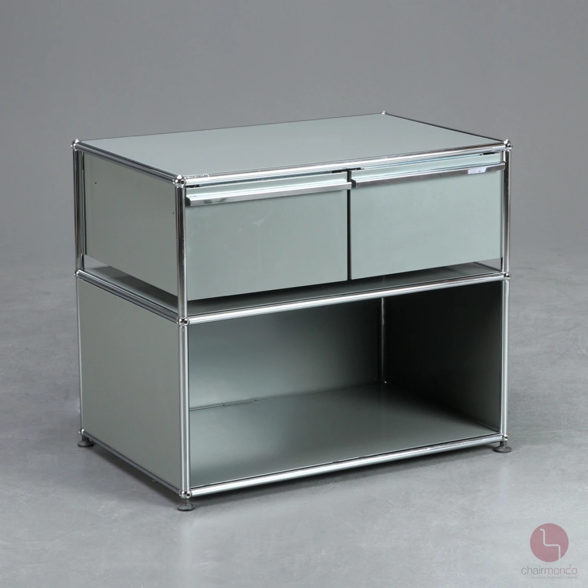 USM Haller Medien Sideboard in Mittelgrau mit Schubladen gebraucht
